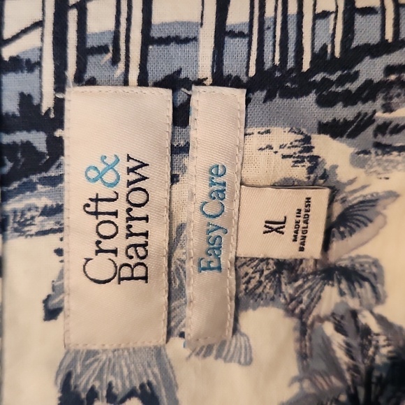 Croft & Barrow Blue and White Casual Button Down Shirt - Picture 2 of 3